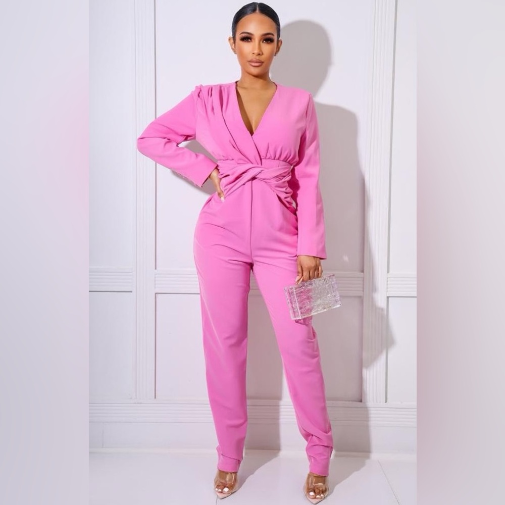 Pink bossy jumpsuit for business, brunch, or just to slay for the day! [New]